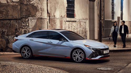 伊兰特最新爆料消息视频,颠覆性设计与科技革新，一窥未来汽车风采  第2张